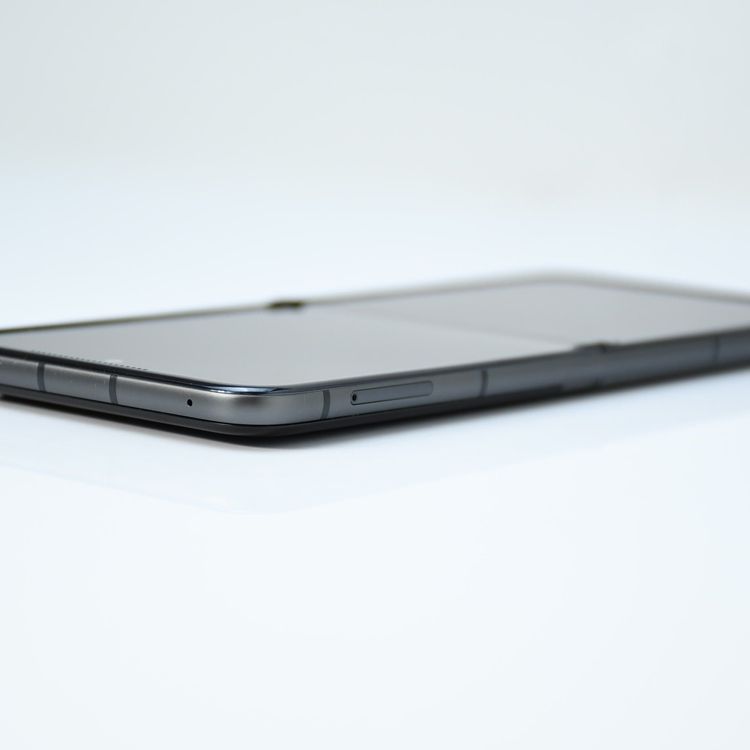 SIM�ե꡼ Softbank motorola razr 50s 256GB �����饰�쥤