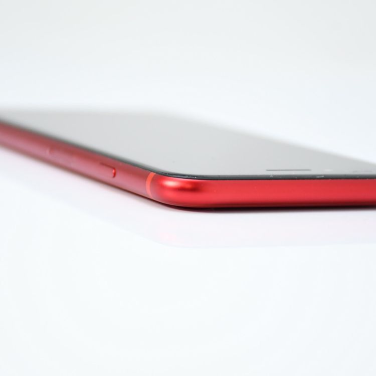 ��ư��ġ�SIM�ե꡼ iPhone SE �裲���� 256GB ��å�