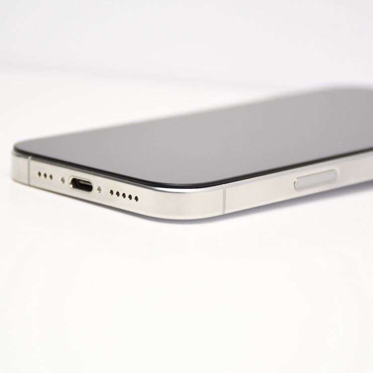��ư��ġ�SIM�ե꡼ iPhone 16 Pro 256GB �ۥ磻�ȥ����˥���