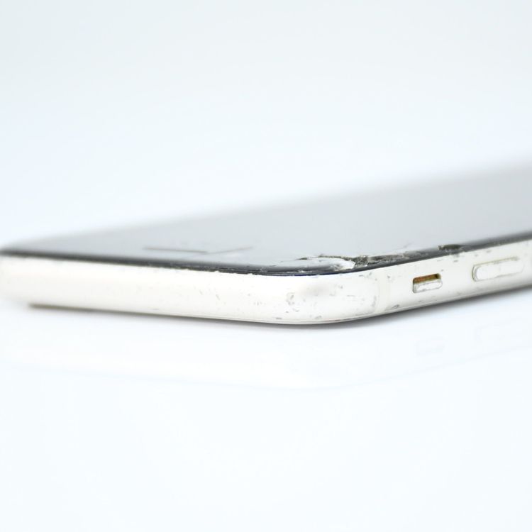 ��ư��ġ��Ҥӳ�����������85%��SIM�ե꡼iPhone SE �裳���� 128GB�������饤��