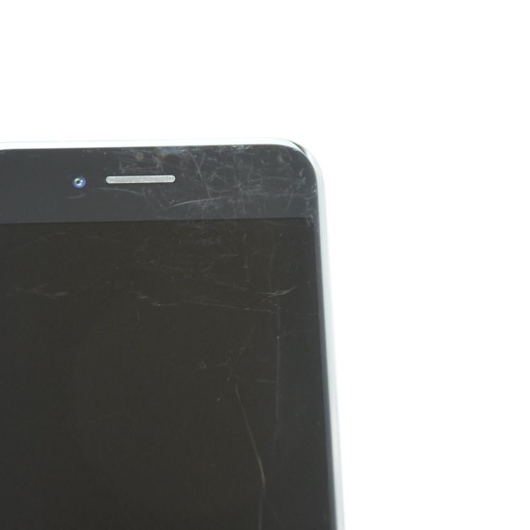 �ڽ����Хåƥ꡼89���SIM�ե꡼ iPhone SE �裲���� 64GB �ۥ磻��