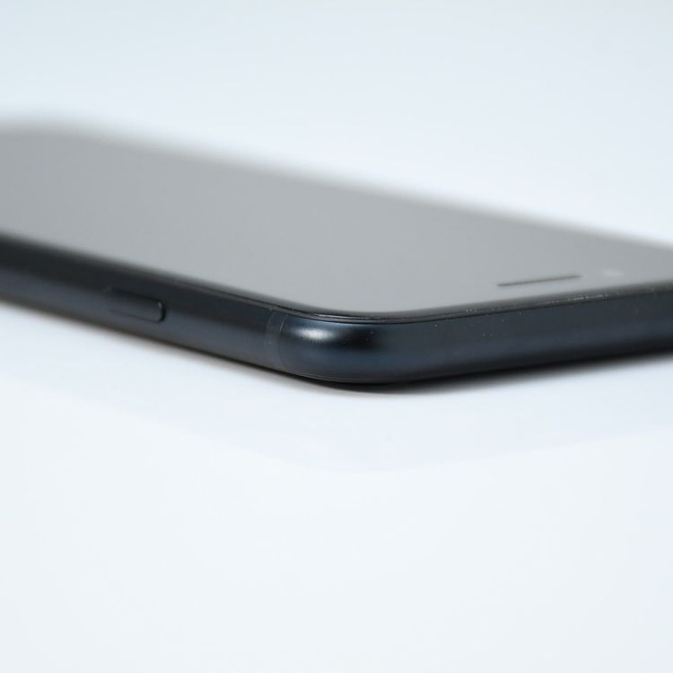 �ڽ����Хåƥ꡼90%��docomo SIM�ե꡼ iPhoneSE �裳���� 64GB