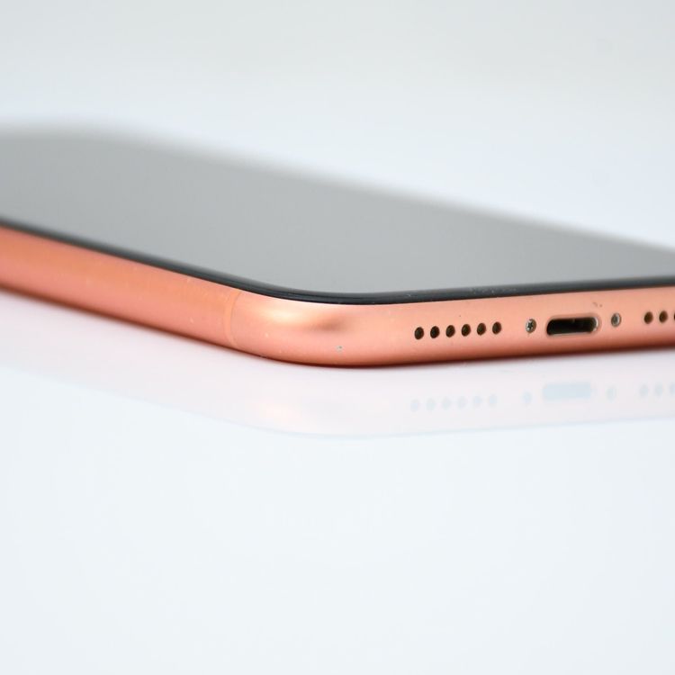 docomo SIM�ե꡼ iPhone XR 128GB �������