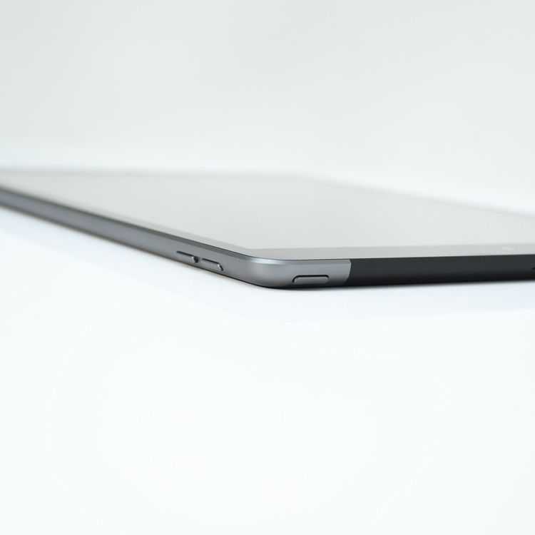 �ڥХåƥ꡼��������95������ʡ�SIM�ե꡼iPad ��9���� 64GB ���ڡ������쥤