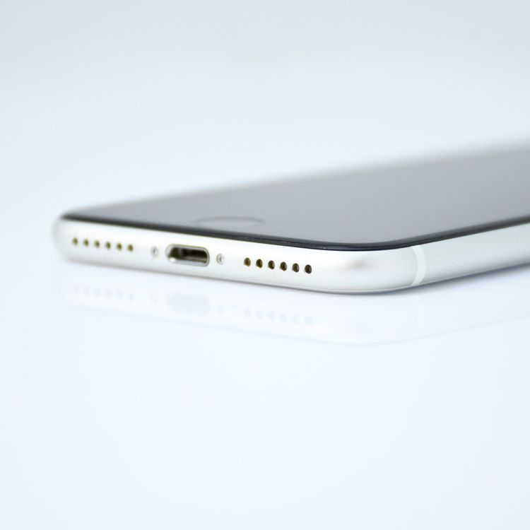 ����°�ʡ�̤�����ʡ˴�����SIM�ե꡼iPhone SE �裲���� 128GB �ۥ磻��