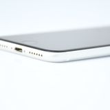 �����ʡ�docomo SIM�ե꡼ iPhone SE �裲���� 128GB �ۥ磻��