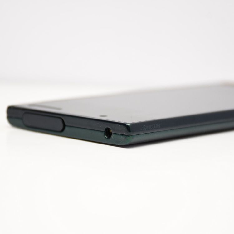 �ڱվ����ʡ�au  KYOCERA URBANO V03 KYV38 ���꡼��