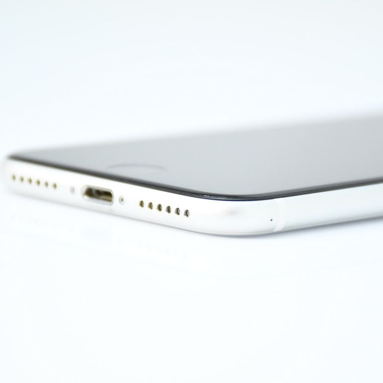 �ڽ����Хåƥ꡼�������� 82���SIM�ե꡼ iPhone SE �裲���� 64GB �ۥ磻��