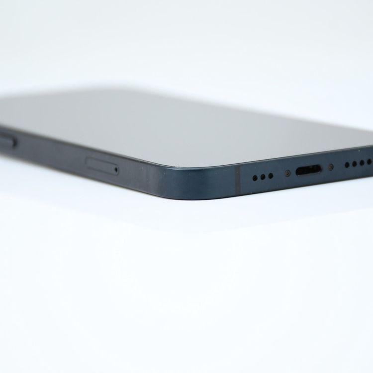 ڱվʡХåƥ꡼82%SIMե꡼ iPhone13 128GB ߥåɥʥ