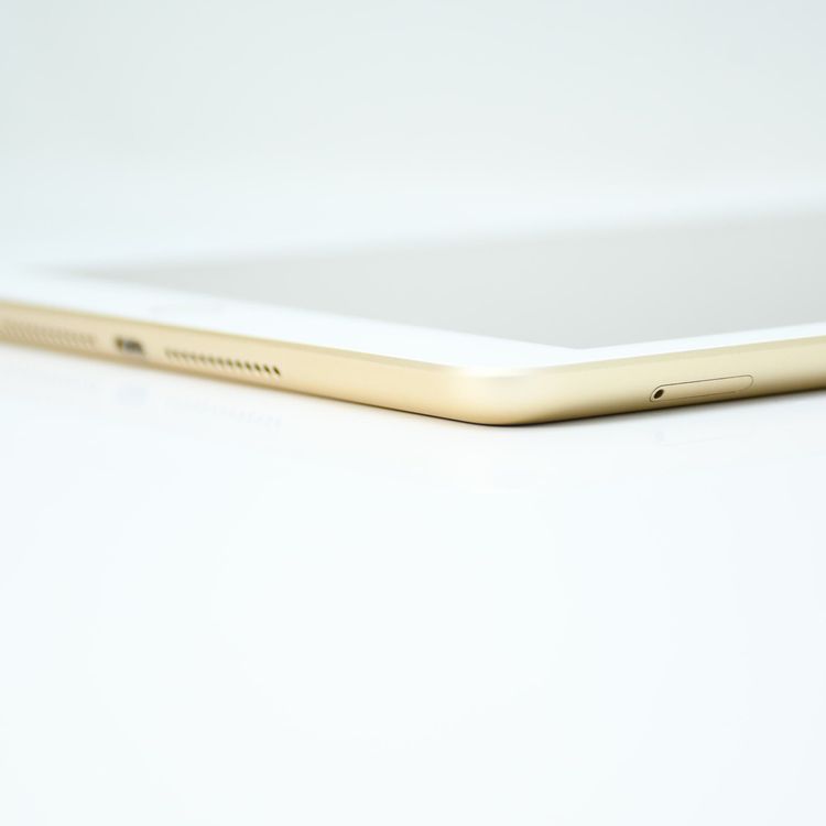 �����ʡ��Хåƥ꡼��������92���docomo SIM�ե꡼iPad ��5���� 32GB �������