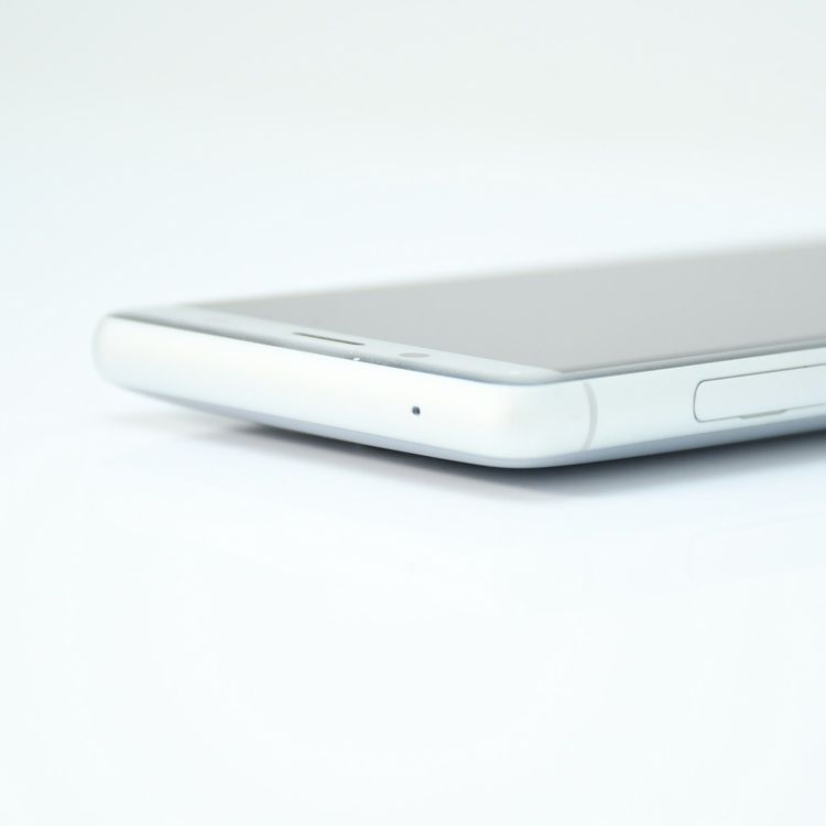 �����ʡ������ɹ���SIM�ե꡼ docomo Xperia XZ2 Compact SO-05K