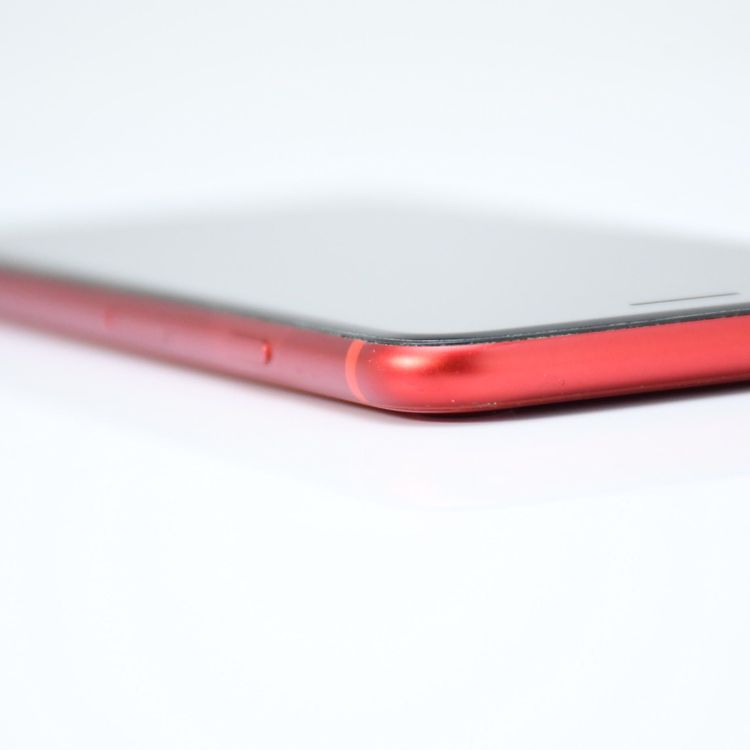 �ڱվ����ʡ�SIM�ե꡼ iPhone SE �裲���� 64GB ��å�