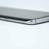 �ڱվ����ʡ�au SIM�ե꡼ Galaxy S7 edge SCV33 �֥�å����˥���