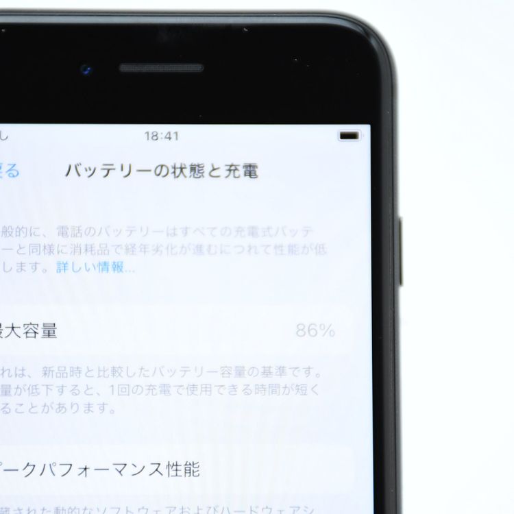 �����ʡ������Хåƥ꡼�������� 86���SIM�ե꡼ iPhone SE �裲���� 64GB�֥�å�