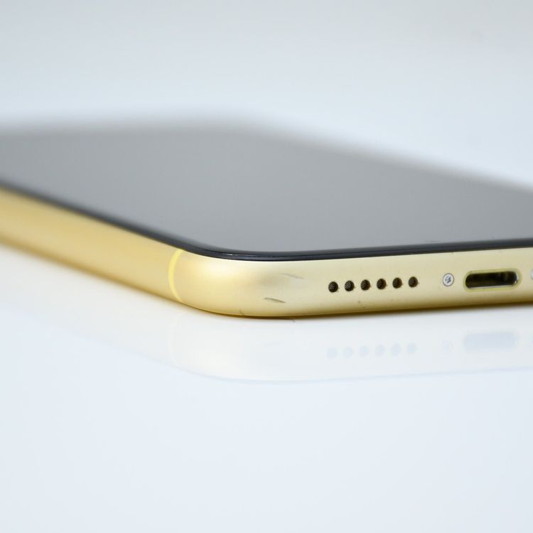 ưġ100 %վʡSIMե꡼ iPhone XR 64GB 