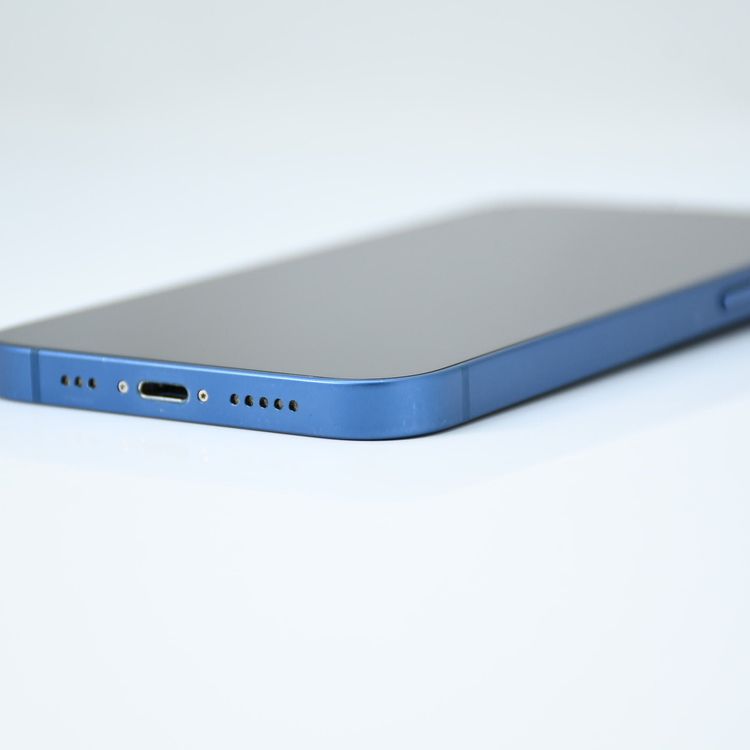 ڽХåƥ꡼81%SIMե꡼ iPhone13 256GB ֥롼