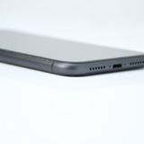 �ڱվ����ʡ������Хåƥ꡼��������85���au SIM�ե꡼ iPhone11 64GB �֥�å�