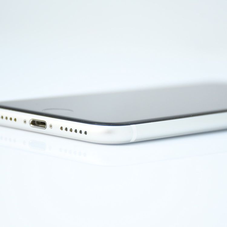 ��ŷ��Х��� SIM�ե꡼ iPhone SE �裲���� 64GB �ۥ磻��