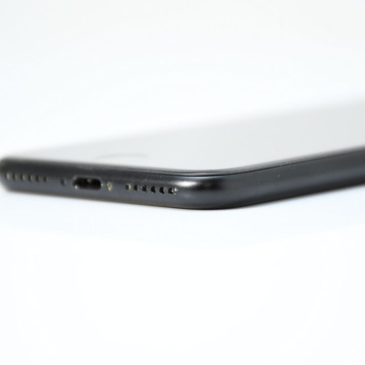 docomo SIM�ե꡼ iPhone SE �裲���� 64GB �֥�å�