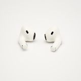 AirPods ��1���� with MagSafe Charging Case