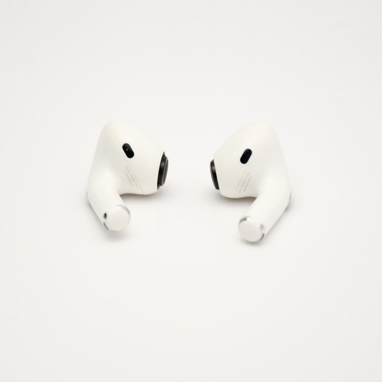 AirPods ��1���� with MagSafe Charging Case