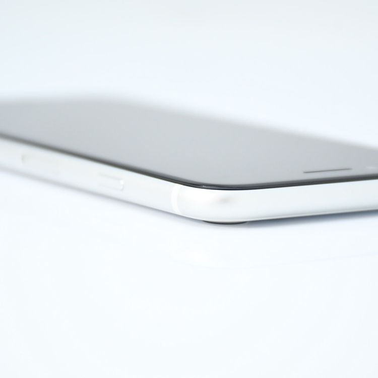 �ڽ����Хåƥ꡼��������94���docomo SIM�ե꡼ iPhone SE �裲���� 128GB