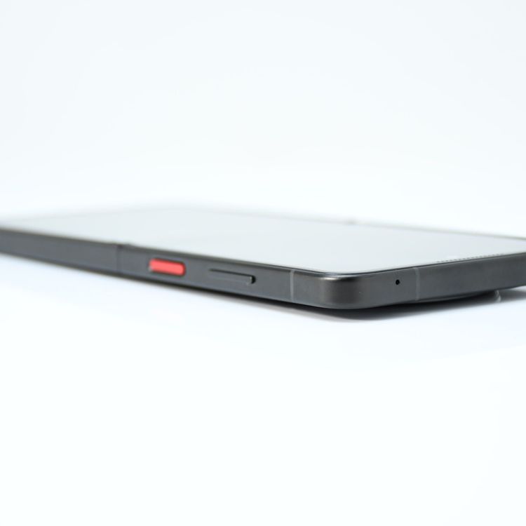 �ڿ���Ʊ�͡۹�����SIM�ե꡼ nubia Flip 5G NX724J/A �֥�å�