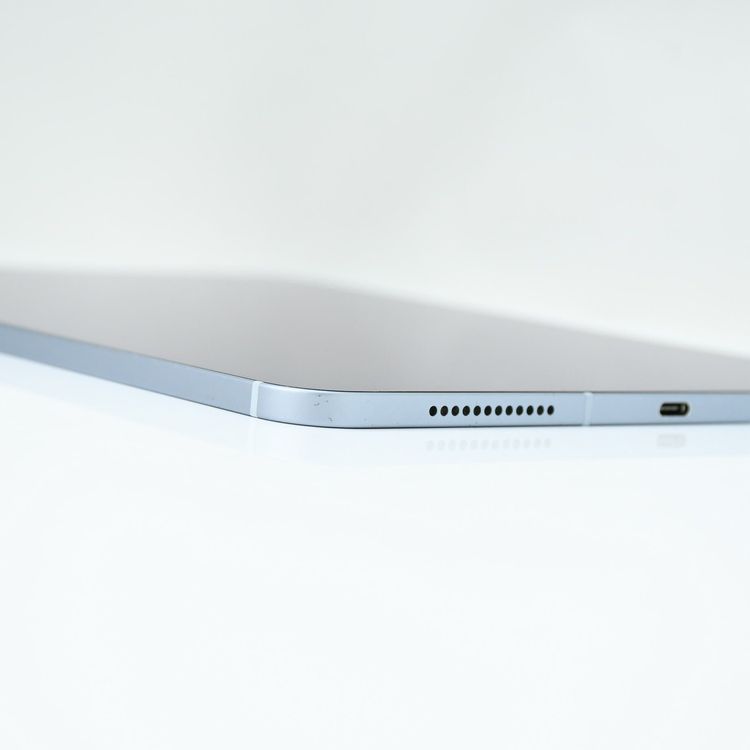 �����ʡ�docomo SIM�ե꡼iPad Air ��4���� 64GB �������֥롼