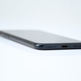 �����ʡ������Хåƥ꡼82%��au SIM�ե꡼ iPhoneSE �裳���� 64GB �ߥåɥʥ���