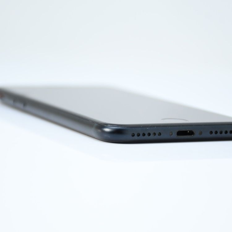 �����ʡ������Хåƥ꡼82%��au SIM�ե꡼ iPhoneSE �裳���� 64GB �ߥåɥʥ���