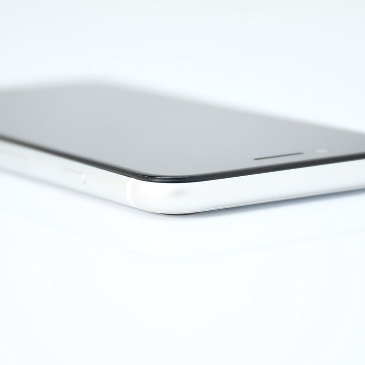 ��ư��ġ�����100 %��SIM�ե꡼ iPhone SE�裲���� 128GB �ۥ磻��