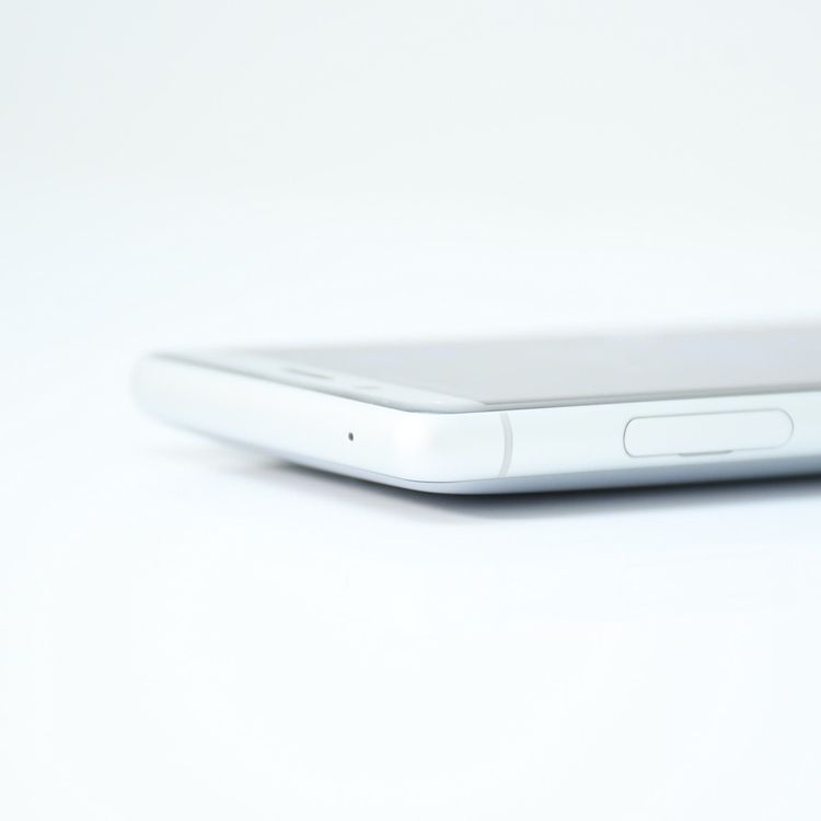 �����ʡ������ɹ���SIM�ե꡼ docomo Xperia XZ2 Compact SO-05K