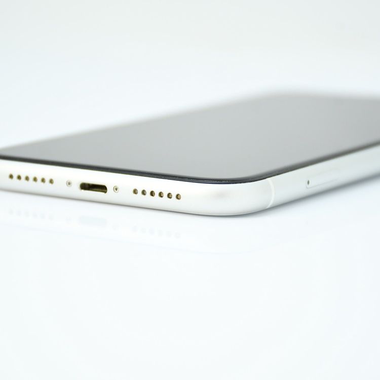 �����ʡ�SIM�ե꡼ iPhone XR 128GB �ۥ磻��