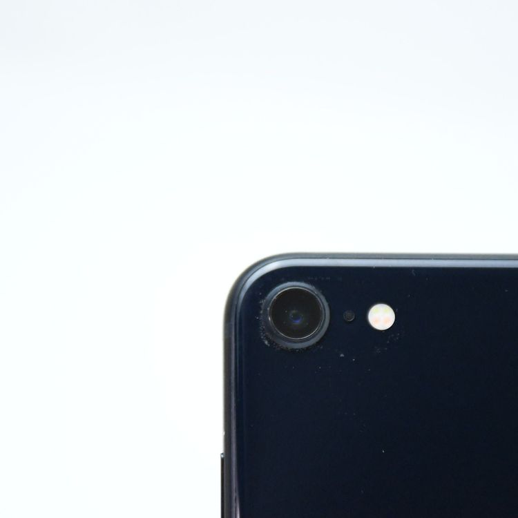 ưġ100 %au SIMե꡼ iPhone SE 3 64GB ߥåɥʥ