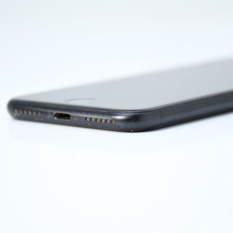 SIM�ե꡼ iPhone SE �裲���� 64GB �֥�å�