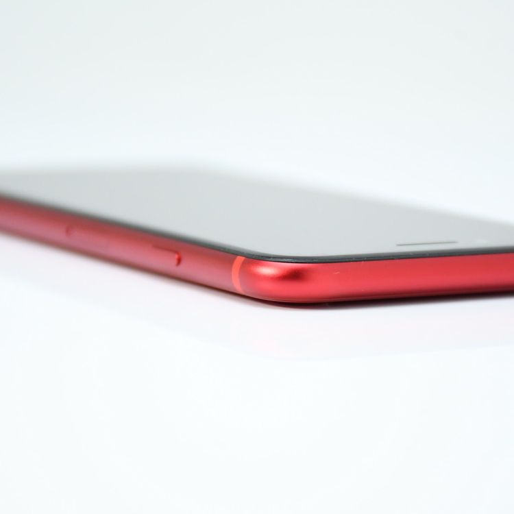 �����ʡ�docomo SIM�ե꡼ iPhone SE �裲���� 64GB ��å�