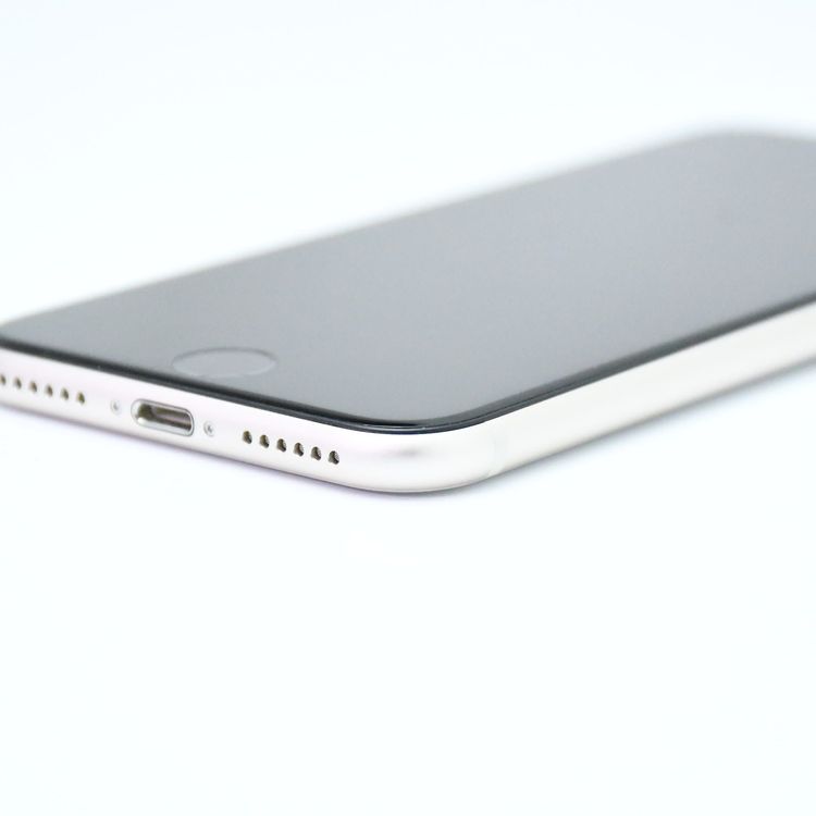 ڽХåƥ꡼ 100docomo SIMե꡼iPhone SE 3 64GB