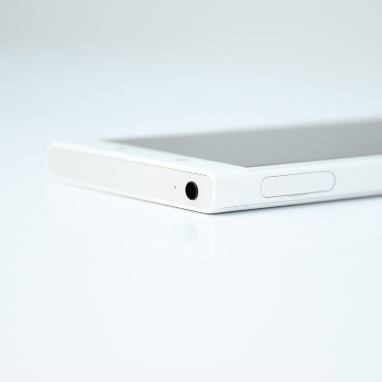 �ڱվ����ʡ������ɹ���docomo Xperia X Compact SO-02J �ۥ磻��