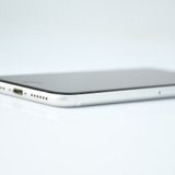 �ڽ����Хåƥ꡼��������85���SIM�ե꡼ iPhone SE �裲���� 64GB �ۥ磻��