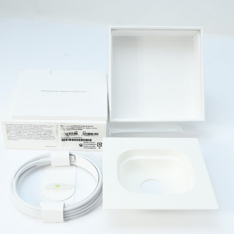 ����°�ʴ�����AirPods ��3����  Wireless Charging Case