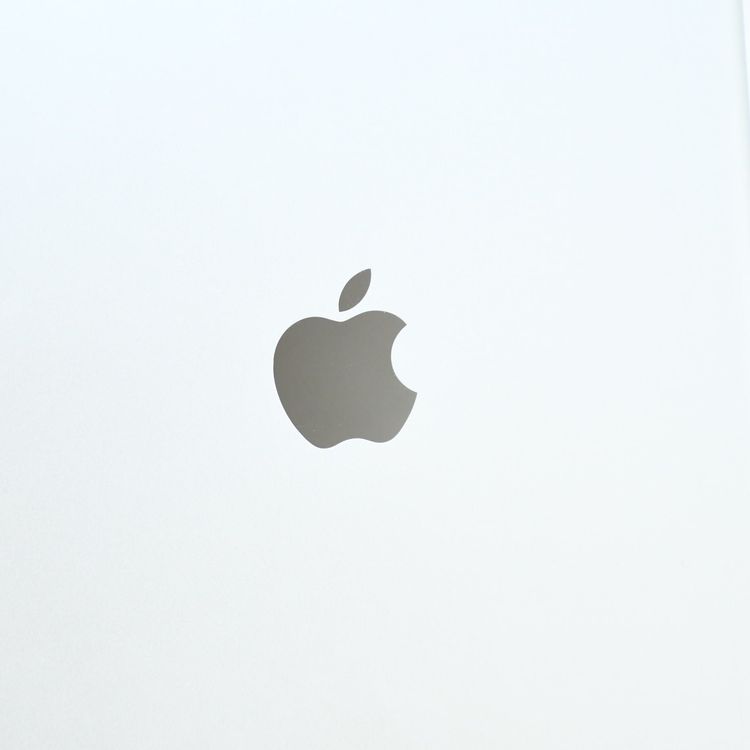 �ڥХåƥ꡼��������92������ʡ�SIM�ե꡼iPad ��7����  32GB ����С�