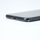 �ڱվ����ʡ������Хåƥ꡼84%��SIM�ե꡼ iPhoneSE �裳���� 64GB �ߥåɥʥ���