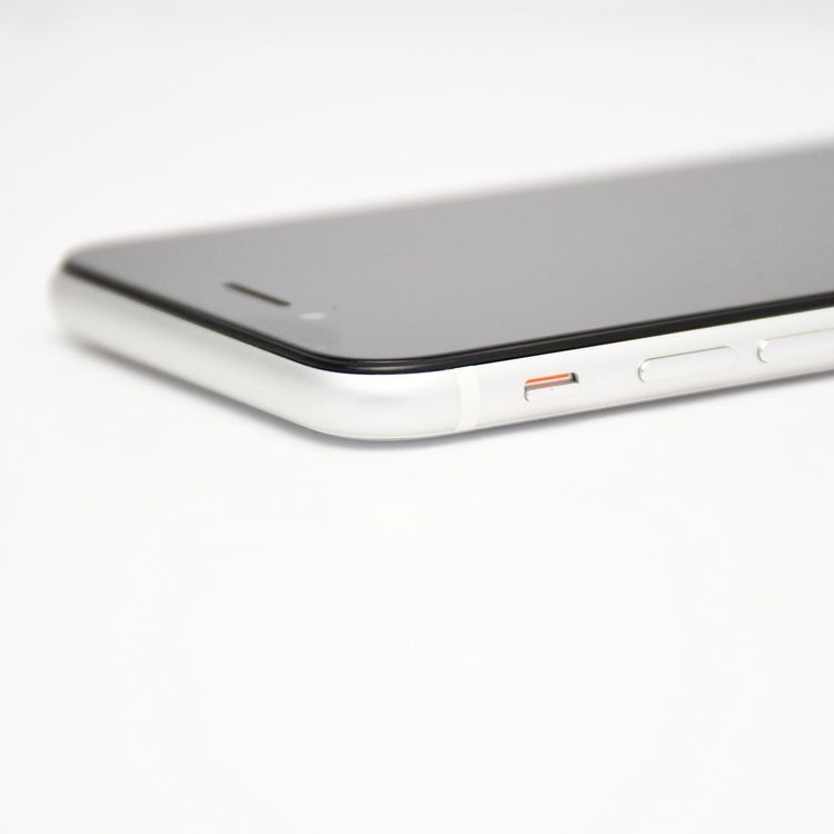 �ڥ���󥯡�SIM�ե꡼ iPhone SE����2�����128GB �ۥ磻��