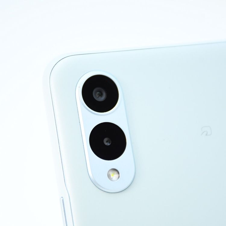 �����ʡ������ɹ���SIM�ե꡼ docomo arrows We2 F-52E �饤�ȥ֥롼
