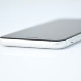 SIM�ե꡼ iPhone SE �裲���� 64GB �ۥ磻��