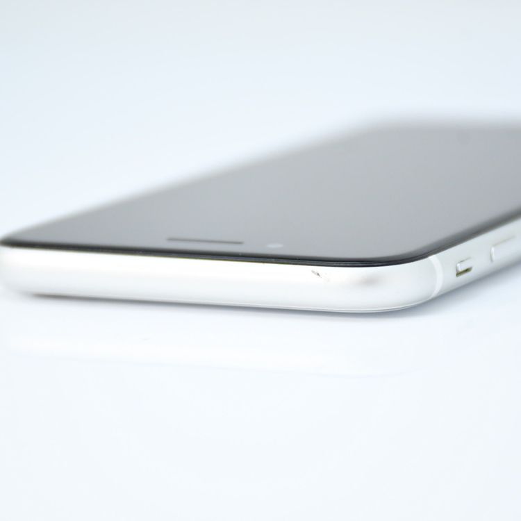 SIM�ե꡼ iPhone SE �裲���� 64GB �ۥ磻��