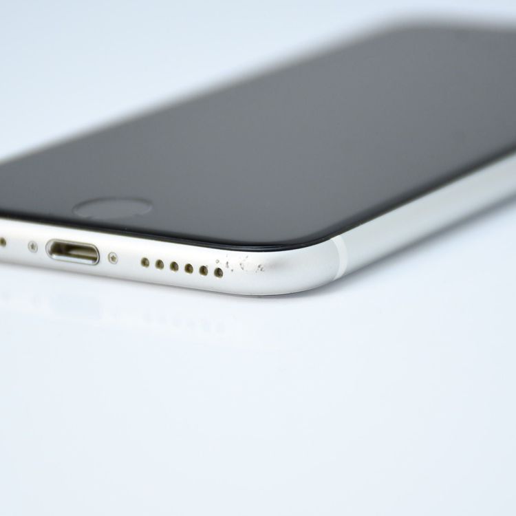 �ڱվ����ʡ�SIM�ե꡼ iPhone SE �裲���� 128GB �ۥ磻��