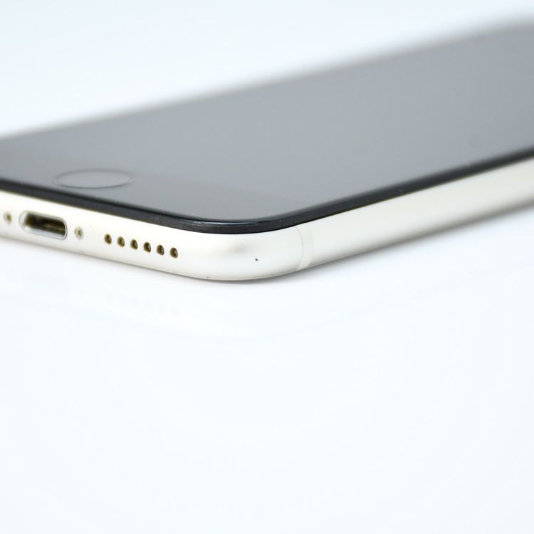 ڱվʡưġ100 %au SIMե꡼ iPhoneSE 裳 64GB