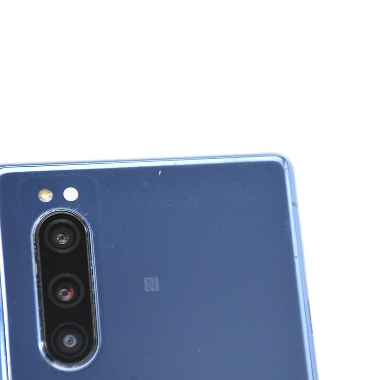 �ڱվ����ʡ�Softbank SIM�ե꡼ Xperia 5 901SO �֥롼