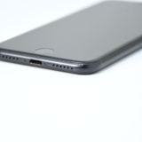 �ڱվ����ʡ�iPhone SE �裲���� 64GB �֥�å�